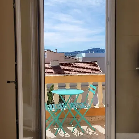 Bel Pres De La
